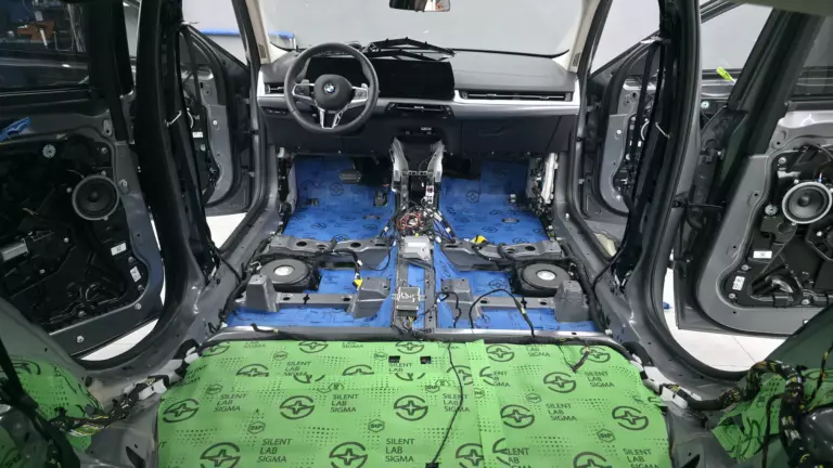 Шумоизоляция пола BMW X2-3