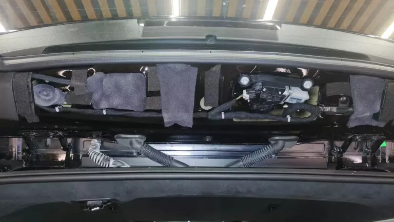 Шумоизоляция дверей Cadillac Escalade-8