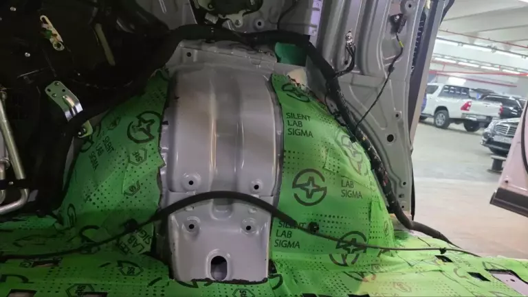 Шумоизоляция багажника GAC M8-9