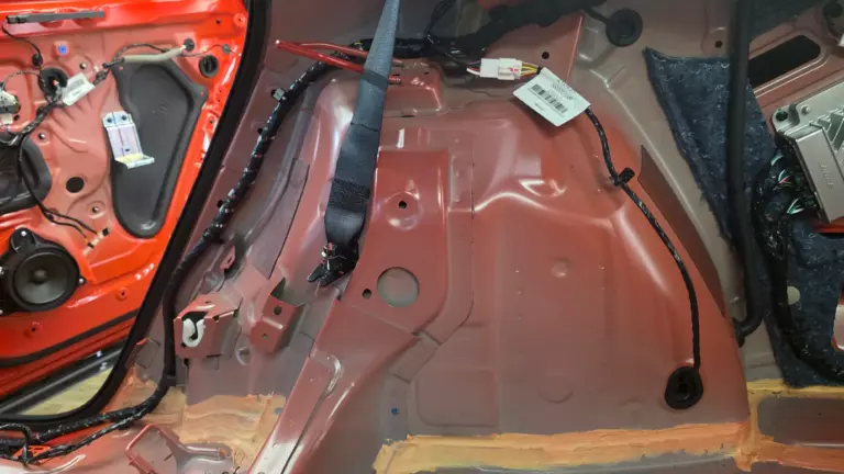 Шумоизоляция багажника Geely Tugella Knewstar 001-2