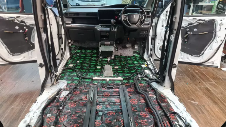 Honda Stepwgn пол 2