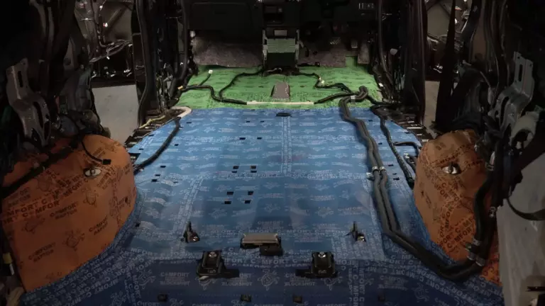 Шумоизоляция пола Honda Stepwgn-2