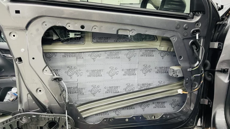 Шумоизоляция двери Mercedes-Benz A-class-3