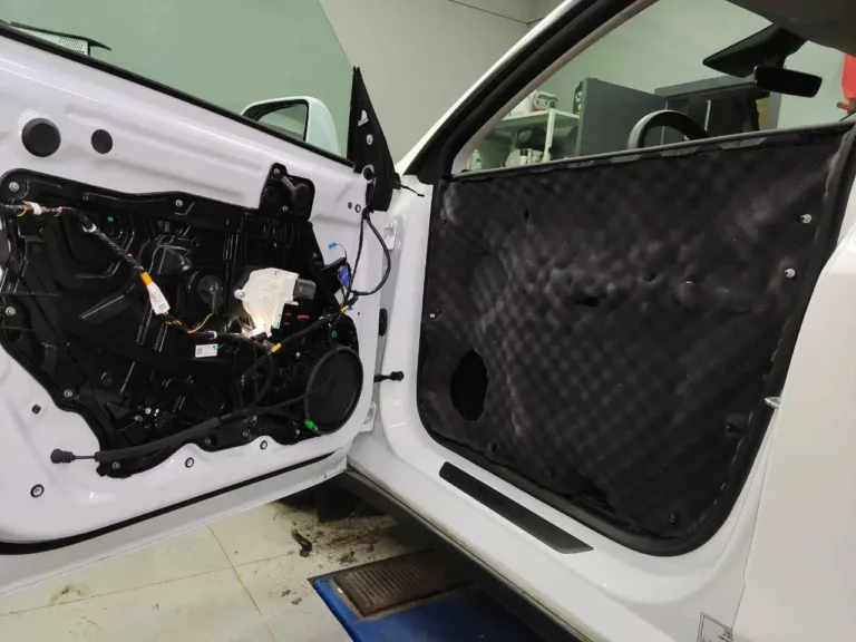 Шумоизоляция дверей Tesla Model Y-4
