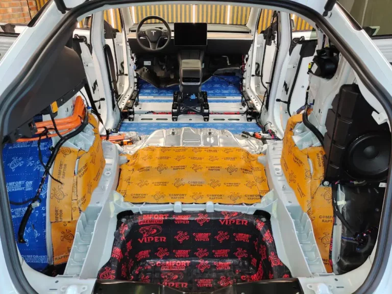 Шумоизоляция пола Tesla Model Y3-3