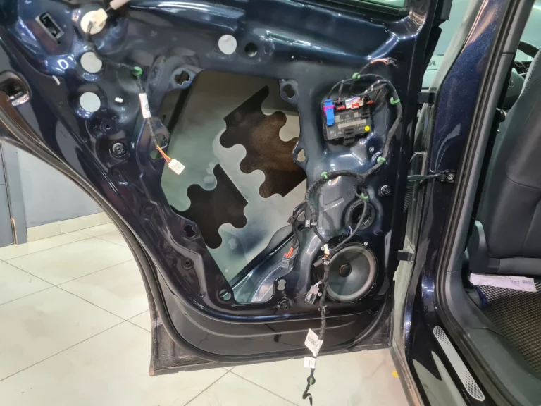 Volkswagen id4 двер 6