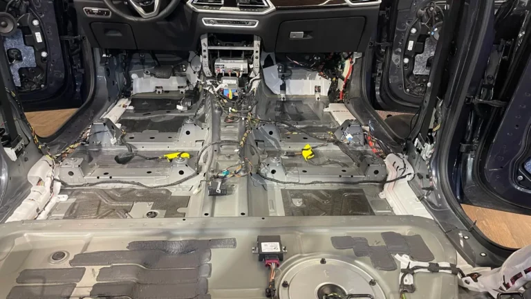 Шумоизоляция пола 1 BMW X5 2021
