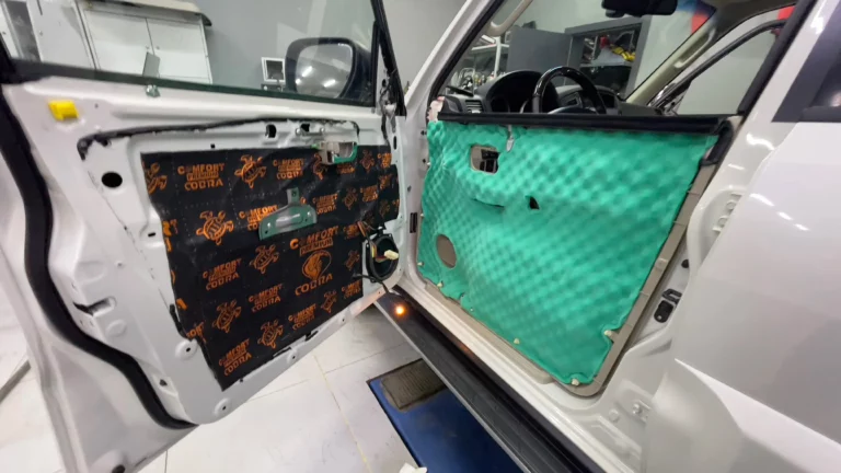 Шумоизоляция двери Mitsubishi Pajero-4