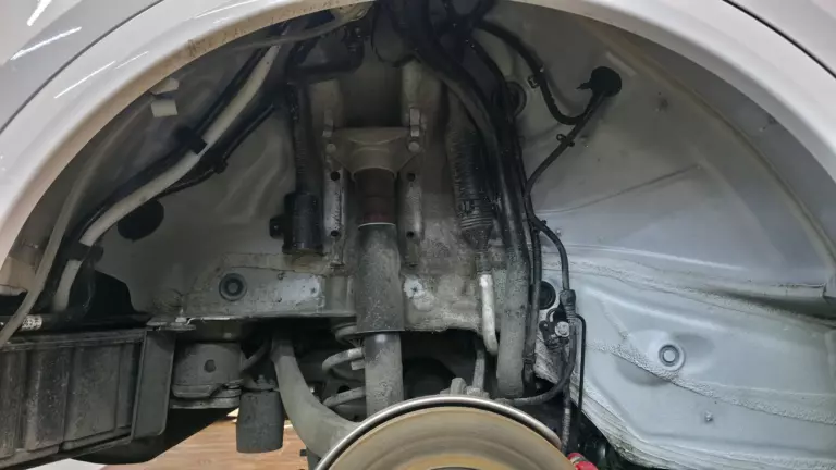 Шумоизоляция арок Audi q5 -1