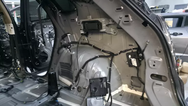 Шумоизоляция багажника Cadillac XT5-2